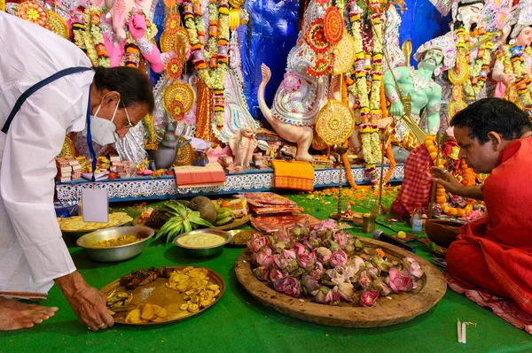 Хаура Западная Бенгалия Индия Октября 2020 Года Богине Дурге Предлагаются — стоковое фото