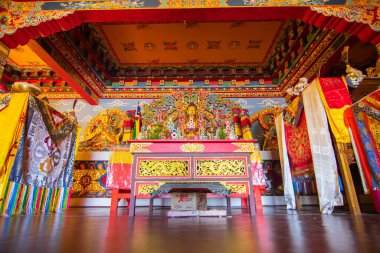 Rinchenpong, Sikkim, Hindistan - 18 Ekim 2016: Güzel Rinchen Chholing Manastırı iç görünümü. Rinchenpong, Sikkim, Hindistan. İzinle resim çekimi.