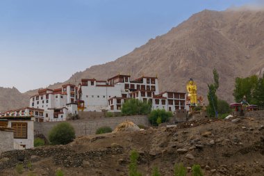 Likir Manastırı 'nın ya da Likir Gompa' nın, Klud-kyil 'in güzel manzarası, Kuzey Hindistan, Ladakh' taki bir Budist manastırı. Tibet Budizmi 'nin Gelugpa mezhebi ve Lama Duwang Chosje kuruldu..