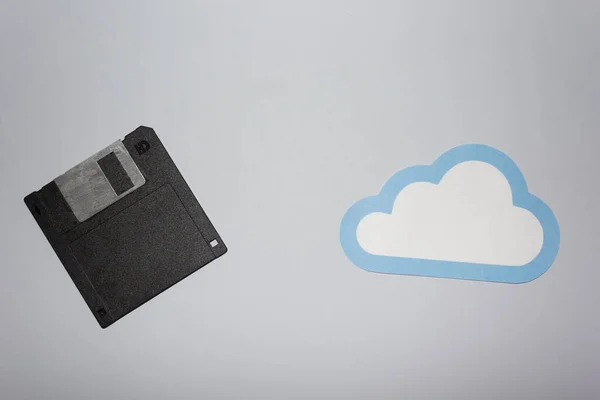 Modern Cloud Technologies Replace Old Hard Drives — Stock Photo, Image