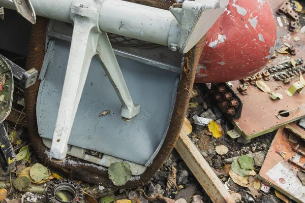 Руйнування Літака Частини Фюзеляжу Пасажирського Сидіння Згорілого Зламаного Літака Кольоровому — стокове фото