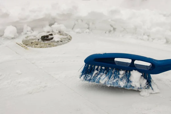 Pinceau Bleu Enlève Neige Aile Avion Près Cou Station Service — Photo