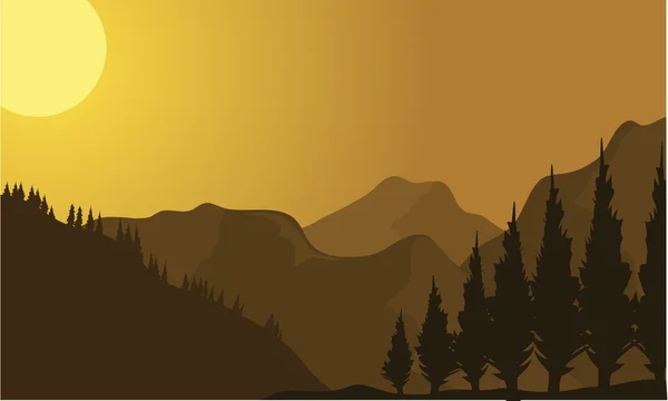 Silueta de montaña al amanecer — Vector de stock