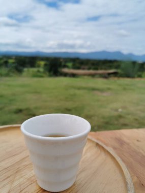 Çay seremonisi masada.