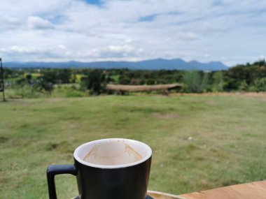 Çay seremonisi masada.