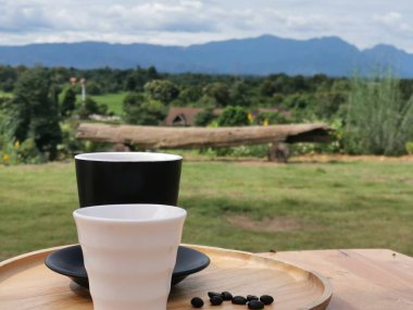 Çay seremonisi masada.