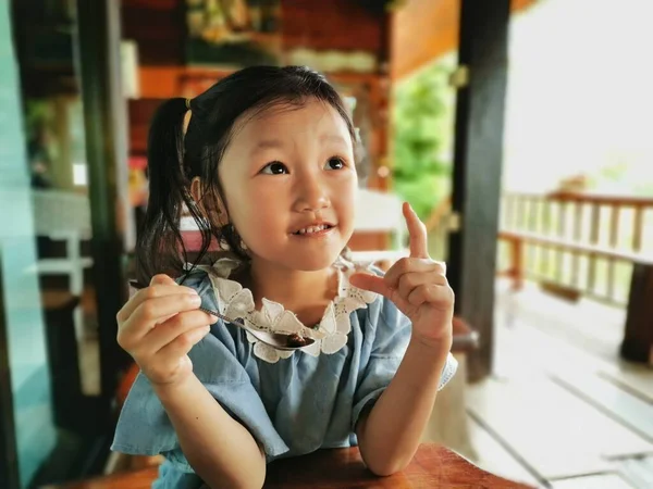 Little Asian Girl Poses Very Cutely Happiest Girl — Stock Photo, Image