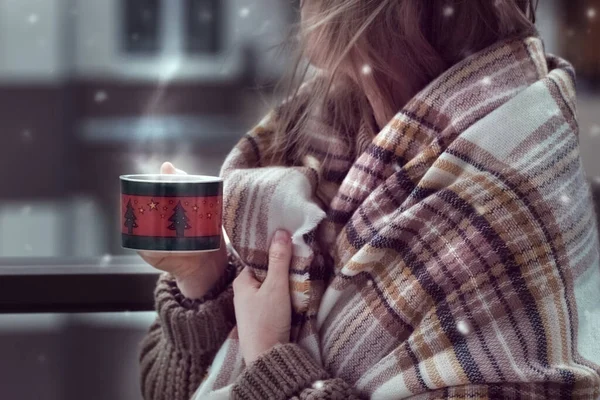 Red Christmas Mug Hot Drink Hand Outdoor Woman Wrapped Warm — Stock Photo, Image