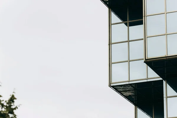 Фрагмент Сучасної Будівлі Геометричною Формою Урбанська Абстрактна Футуристична Архітектура Стилі — стокове фото