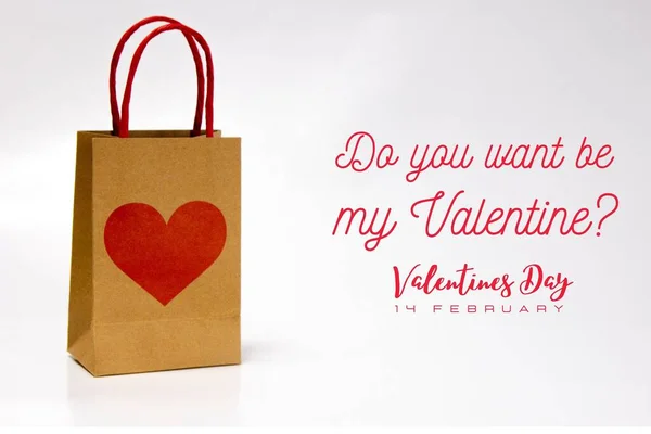 Sac Papier Avec Cœur Rouge Centre Concept Cadeau Saint Valentin — Photo