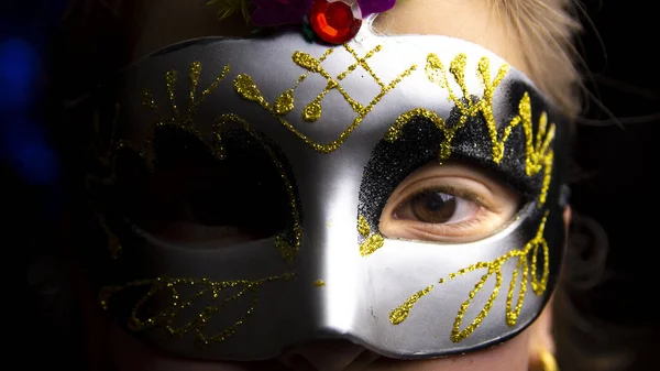 Close Girl Eyes Silver Gold Mask Carnival Mystery Concept — Stock Photo, Image