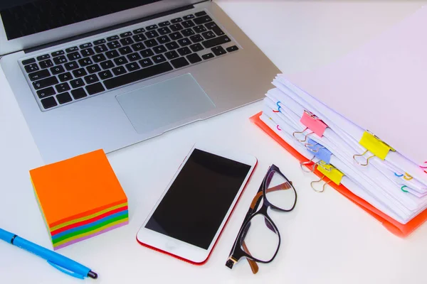 Nahaufnahme Eines Papierstapels Mit Einem Notizbuch Farbigen Post Its Und — Stockfoto