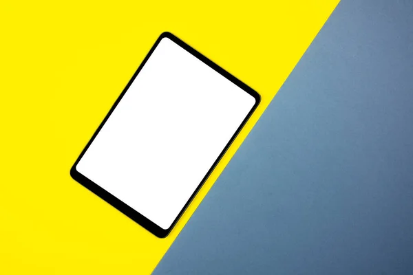 Mock Eines Tablets Auf Verschiedenfarbigem Hintergrund — Stockfoto