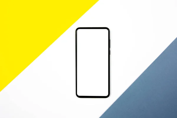 Smartphone Attrappe Auf Verschiedenfarbigem Hintergrund — Stockfoto