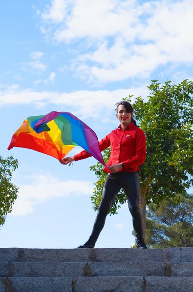 Transgenderová Dívka Teplou Vlajkou Autentické Nebinární Osoby Gay Pride Day — Stock fotografie