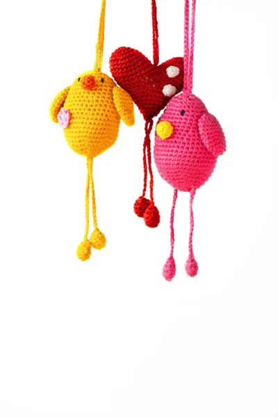 Deux Oiseaux Amigurumi Volant Ensemble Avec Cœur Milieu Concept Amitié — Photo