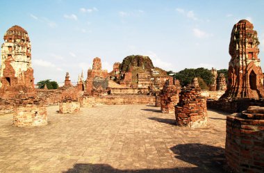 UNESCO 'nun dünya mirası. Ayutthaya Tarih Parkı 'ndaki antik arkeolojik alan, Ayutthaya' daki arkeolojik alanlar, antik ve güzel. Ayutthaya Eyaleti, Tayland.