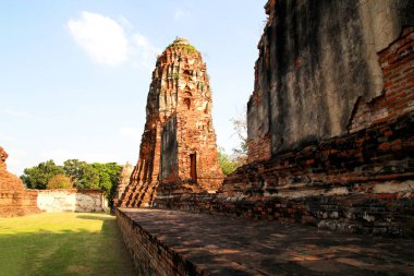 UNESCO 'nun dünya mirası. Ayutthaya Tarih Parkı 'ndaki antik arkeolojik alan, Ayutthaya' daki arkeolojik alanlar, antik ve güzel. Ayutthaya Eyaleti, Tayland.