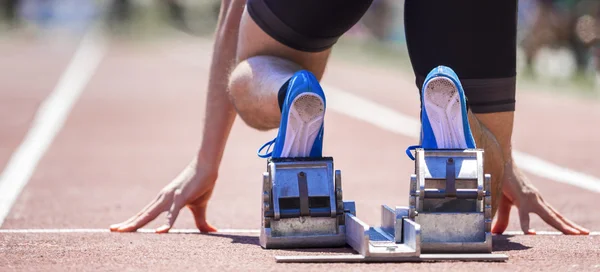 Sprin start in track and field — Stock Photo, Image