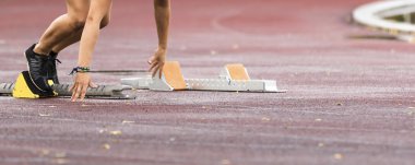 Sprintstart der Leichtathletik içinde
