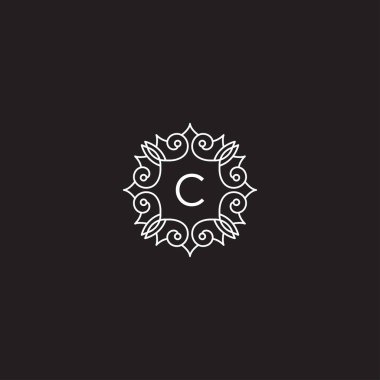 C baş harfleri, şirket için altın renkli logo şablonu