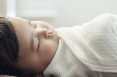 Yenidoğan bebek uyku