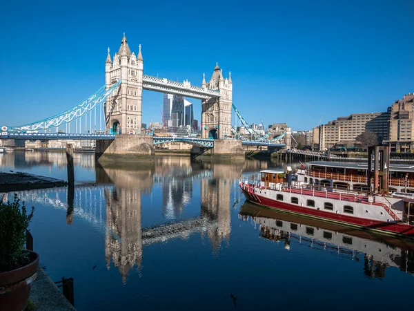 Famous Iconic Landmark London Tower Bridge Reflected Thames River Sunny — стоковое фото