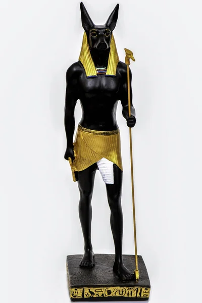 Anubis, ölüm tanrısı. Eski bir Mısır heykeli. Mumyalama, mumyalama, ölümden sonraki yaşam, mezarlıklar, mezarlar, Yeraltı Dünyası..