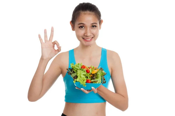 Beautiful Asian healthy girl show OK with salad — Stock Photo, Image
