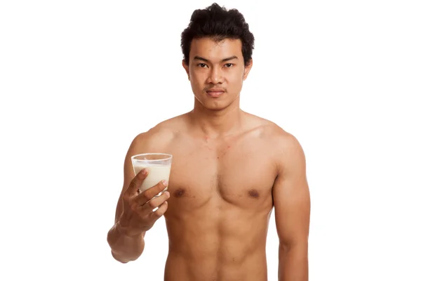 Muscular asiático hombre con soja leche — Foto de Stock