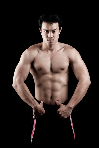 Muscular asiático homem mostrar seu corpo — Fotografia de Stock