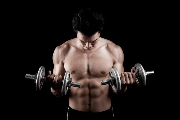 아령으로 근육 아시아 남자 — 스톡 사진