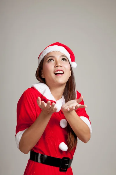 Boże Narodzenie azjatycki dziewczyna z Santa Claus ubrania — Zdjęcie stockowe