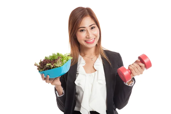 Saludable mujer de negocios asiática con mancuernas y ensalada —  Fotos de Stock