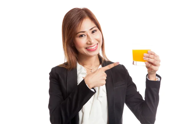 Joven asiática mujer punto a naranja jugo —  Fotos de Stock