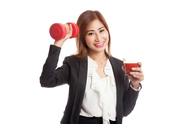 Saludable mujer asiática con mancuerna y jugo de tomate —  Fotos de Stock