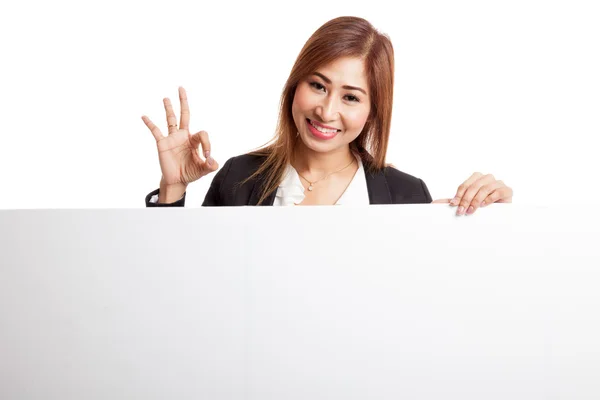 Young Asian woman show OK with blank sign — Stock Photo, Image