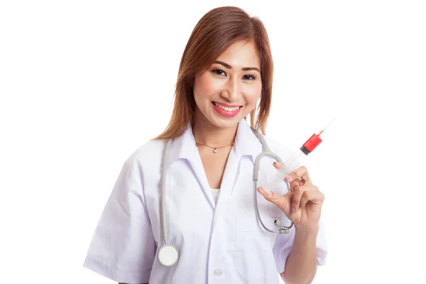 Young Asian female doctor with mask hold syringe — Stock Photo, Image