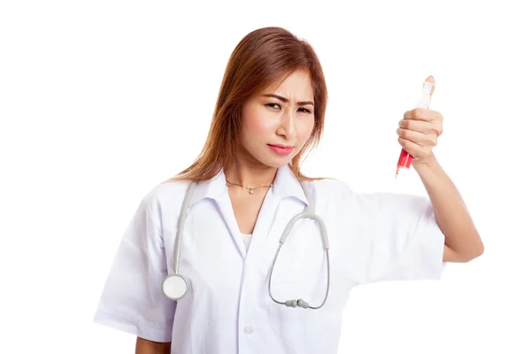 Crazy Young Asian female doctor hold a syringe — Stock Photo, Image