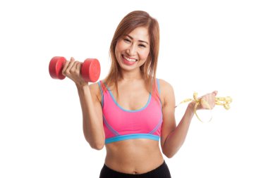Güzel Asyalı sağlıklı kız dumbbell ve ölçüm bandı ile