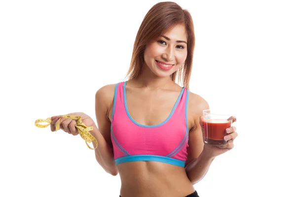 Alimentation asiatique saine pour fille avec jus de tomate et ruban à mesurer sur — Photo