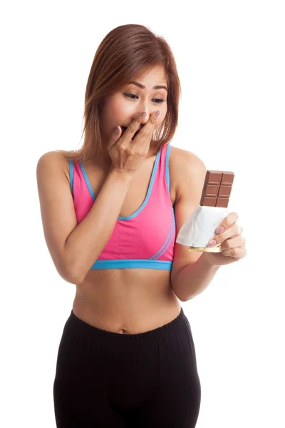 Hermosa chica asiática sana cansada feliz con el chocolate — Foto de Stock