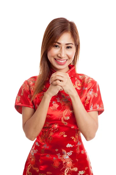 Asian girl in chinese cheongsam dress with gesture of congratula — Stock Photo, Image