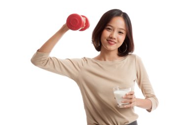 Bir bardak süt ve halter içme sağlıklı Asyalı kadın