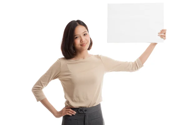 Unga asiatiska affärskvinna med vit blank skylt — Stockfoto