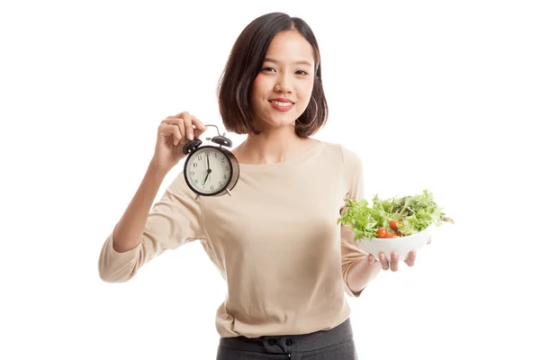 Giovane donna d'affari asiatica con orologio e insalata — Foto Stock