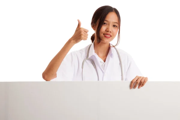 Jovem ásia feminino médico mostrar polegares até atrás branco bil — Fotografia de Stock