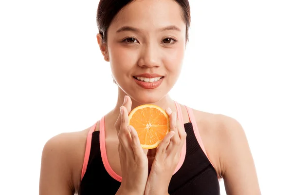 Krásná Asiatka zdravé s oranž — Stock fotografie