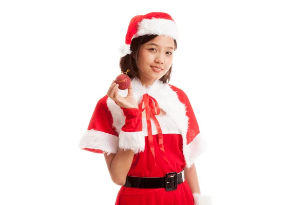 Asiático Natal Papai Noel menina com bola de bugiganga — Fotografia de Stock