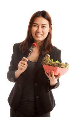 Sağlıklı Asya iş kadını ile salata.